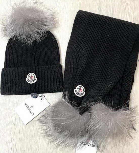 Moncler Cap & Scarve Set Model: 20161221069